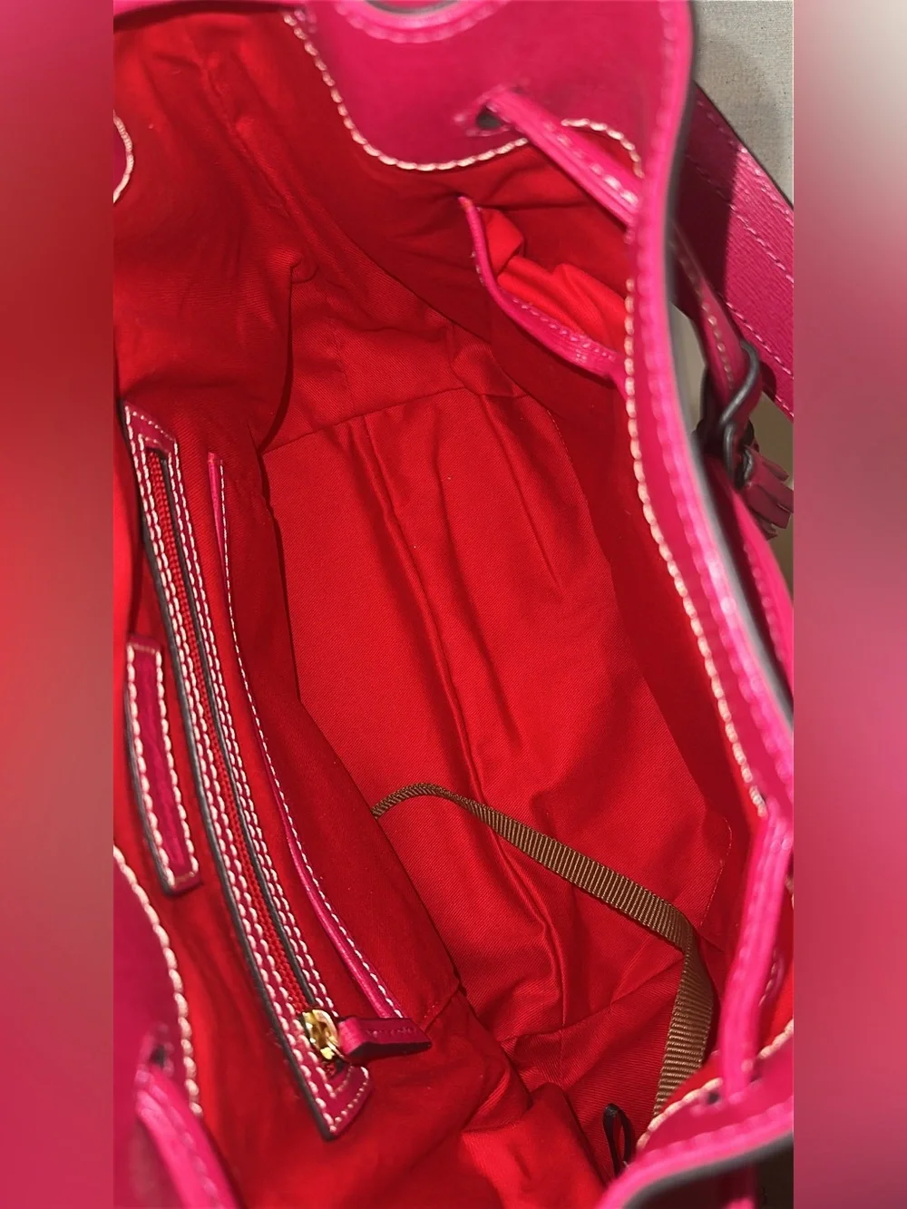 Dooney & Bourke saffiano Leather drawstring bag excellent condition ( bags)